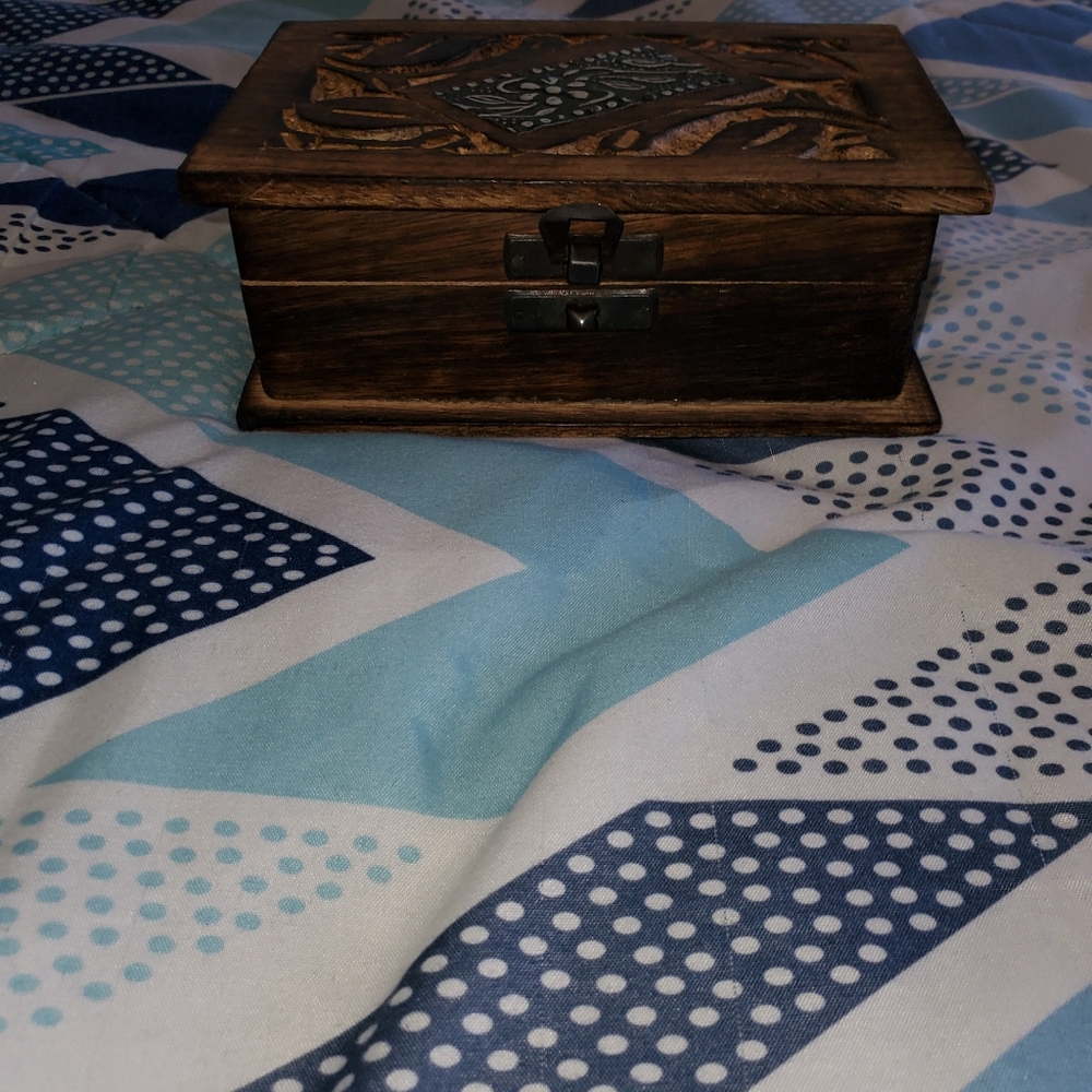 Jewelry box - Picture 2 of 2